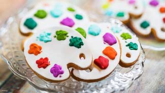 Cookies decorated as artists palette