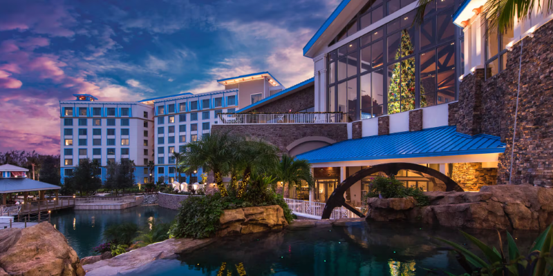 Sapphire Falls decor